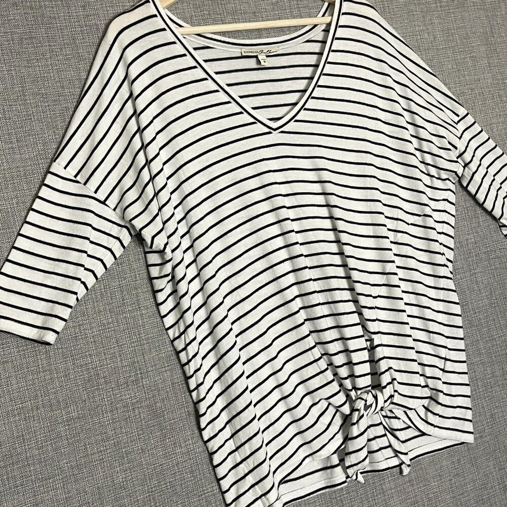 Express Shirt Womens Large Tie Front White Black Striped